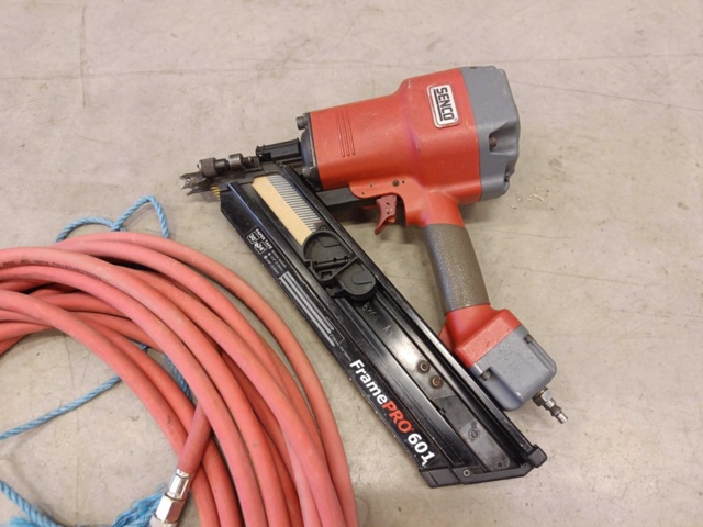 1130393-4 Nail gun Senco framepro 601 incl compressed air hose