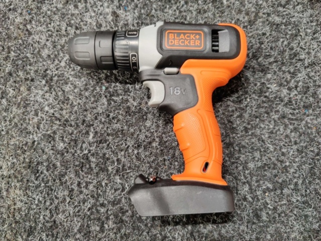 1250400-2 Skruvdragare Black & Decker BCD001C1-QW 18V