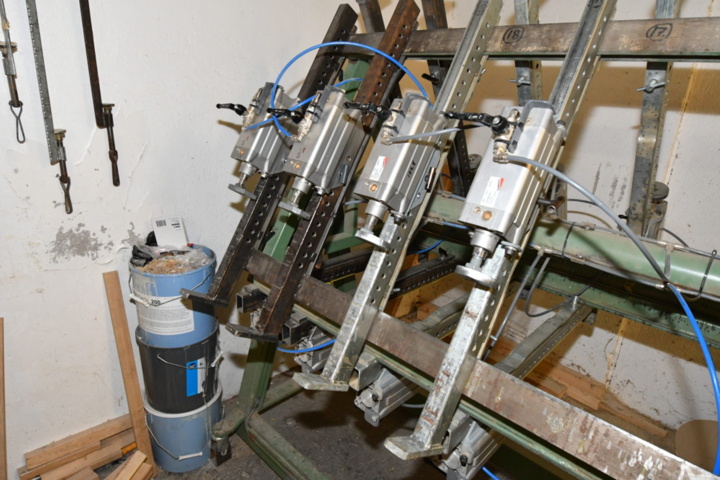 1248359-3 Glue triangle