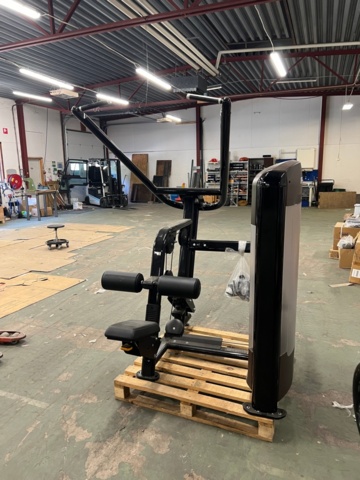 1088440-1 Precor Lat Pulldown Machine