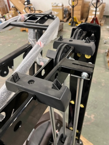 1088442-11 Precor Lat Pulldown Machine