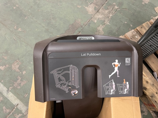 1088442-24 Precor Lat Pulldown Machine