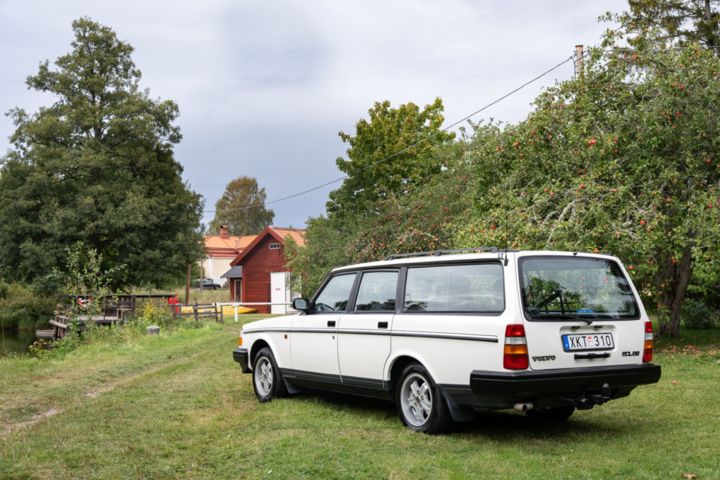 1251290-7 Volvo 240 Kombi 2.0 Manuell, 111hk -1992
