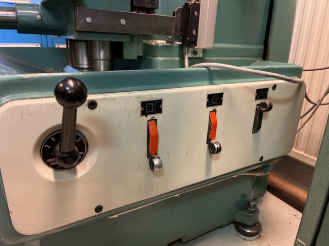 1194299-10 Aciera F4 with digital table