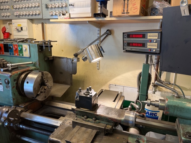 1194301-15 Lathe - TOS SN40B