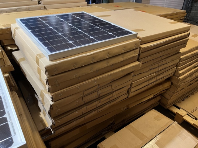 1252594-1 Monocrystalline solar panels 12V 50W and 100W with installation accessories