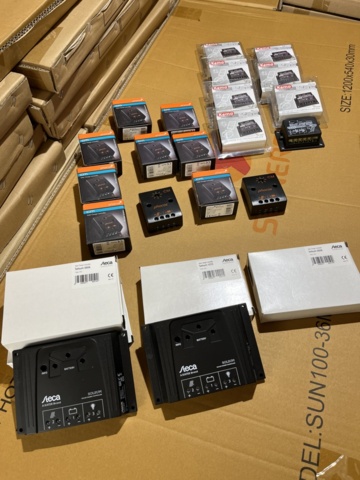 1252594-9 Monocrystalline solar panels 12V 50W and 100W with installation accessories