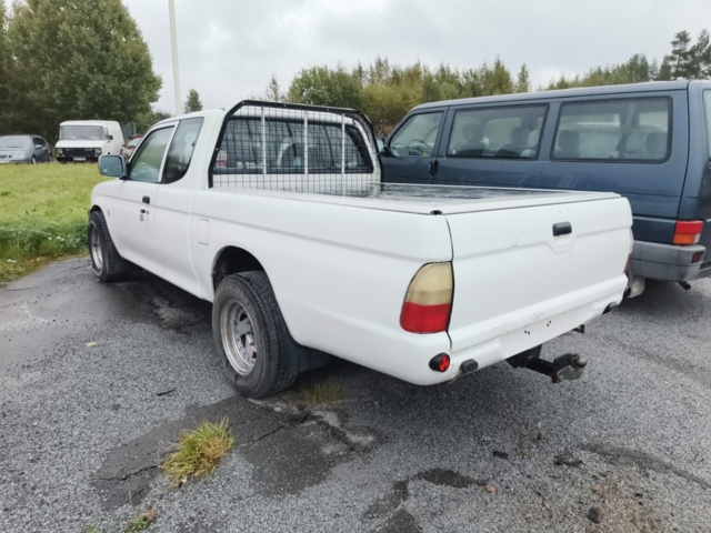 1236904-4 Mitsubishi L200 Club Cab 2.5 TD -2002 Repair item