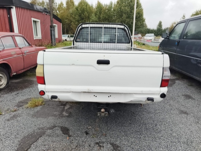 1236904-5 Mitsubishi L200 Club Cab 2.5 TD -2002 Repair item