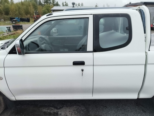 1236904-30 Mitsubishi L200 Club Cab 2.5 TD -2002 Repair item