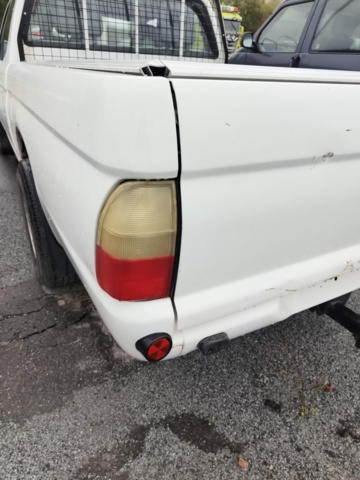 1236904-37 Mitsubishi L200 Club Cab 2.5 TD -2002 Repair item