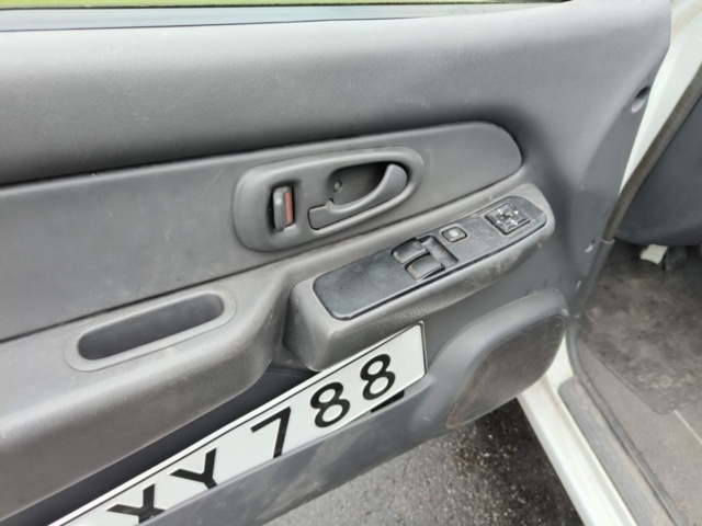 1236904-62 Mitsubishi L200 Club Cab 2.5 TD -2002 Repair item