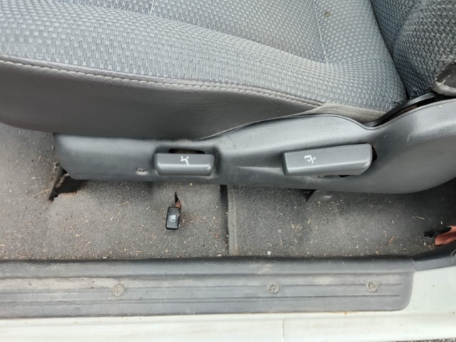 1236904-65 Mitsubishi L200 Club Cab 2.5 TD -2002 Repair item