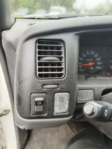 1236904-67 Mitsubishi L200 Club Cab 2.5 TD -2002 Repair item
