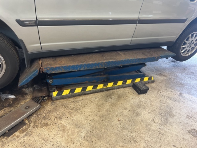 1180976-2 Scissor lift - Nussbaum Jumbo Lift II NT