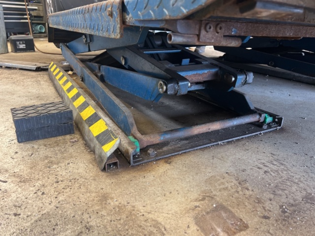 1180976-1 Scissor lift - Nussbaum Jumbo Lift II NT