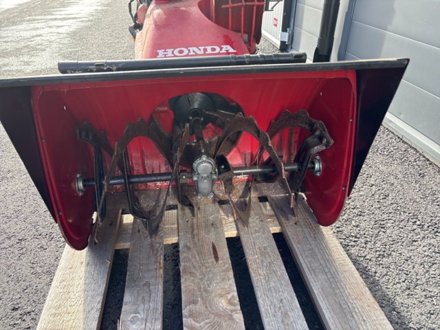 1135469-8 Honda HS 828 snow thrower