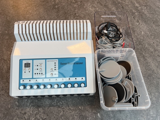 1243079-1 Faradic machine for beauty treatment