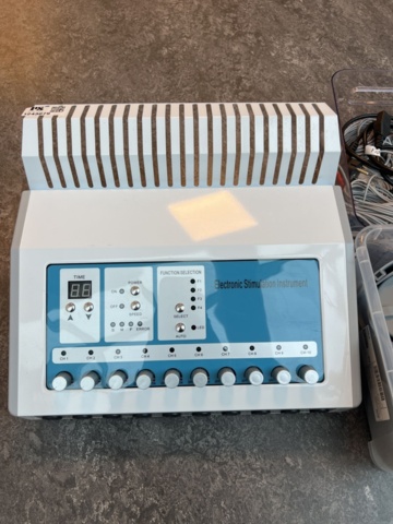 1243079-2 Faradic machine for beauty treatment