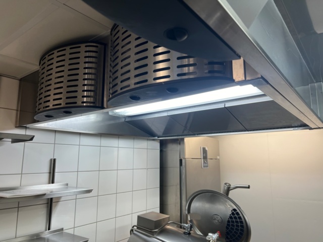 953340-2 Ventilation ceiling large kitchen Jeven 140x150 cm