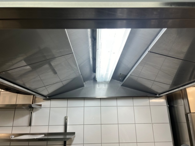 953340-5 Ventilation ceiling large kitchen Jeven 140x150 cm