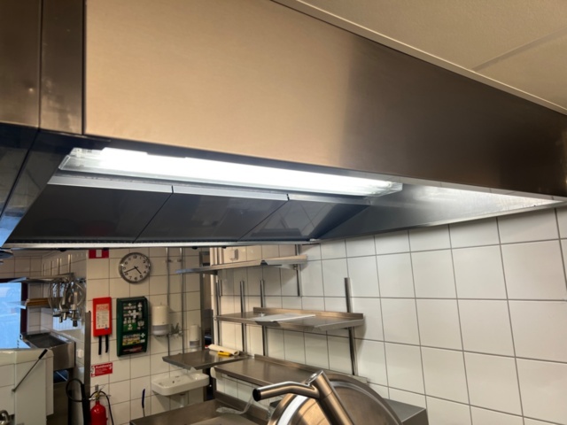 953340-6 Ventilation ceiling large kitchen Jeven 140x150 cm