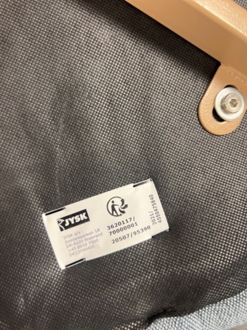 1243100-3 Lektionssal - Cirka 12st bord och 22st stolar med mera