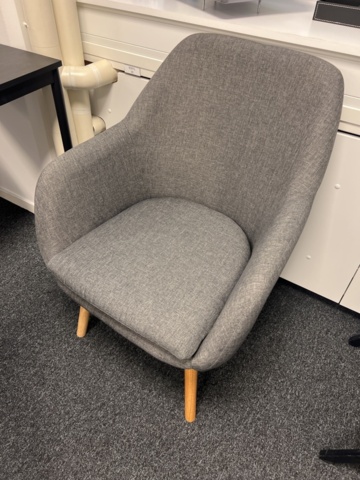 1243100-7 Lektionssal - Cirka 12st bord och 22st stolar med mera