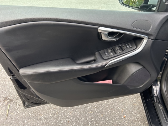 1235084-9 Volvo V40 T5 Geartronic, 254hk -2014