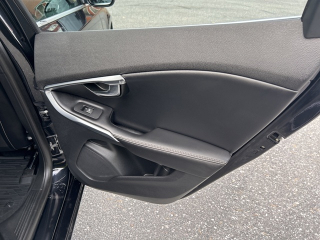 1235084-25 Volvo V40 T5 Geartronic, 254hk -2014