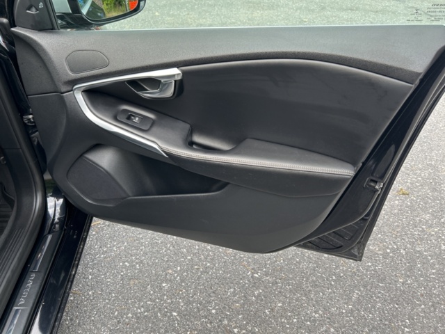 1235084-31 Volvo V40 T5 Geartronic, 254hk -2014