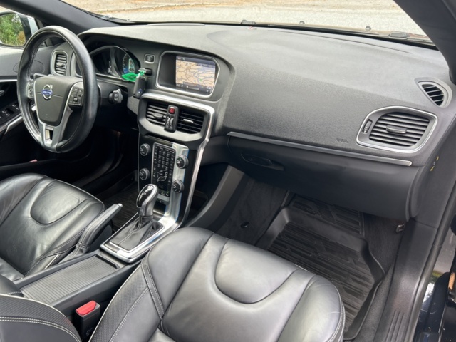 1235084-29 Volvo V40 T5 Geartronic, 254hk -2014