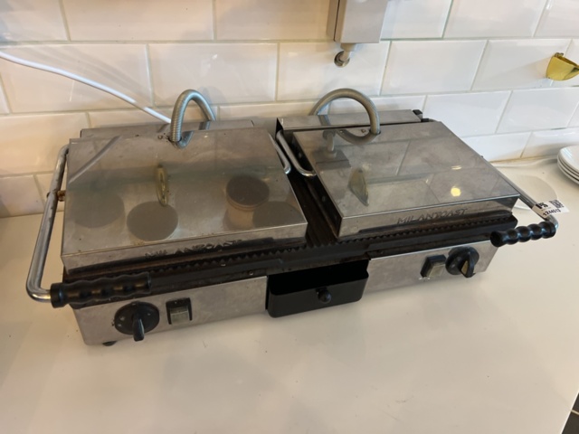 1244513-1 Clamp grill double - Milan toast 1605x