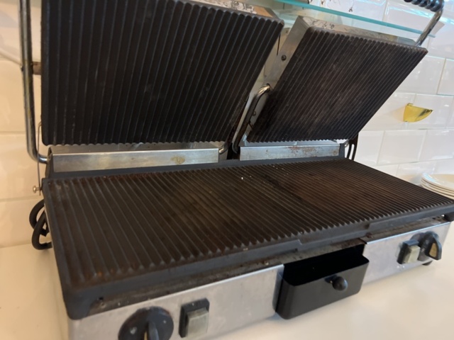 1244513-3 Clamp grill double - Milan toast 1605x