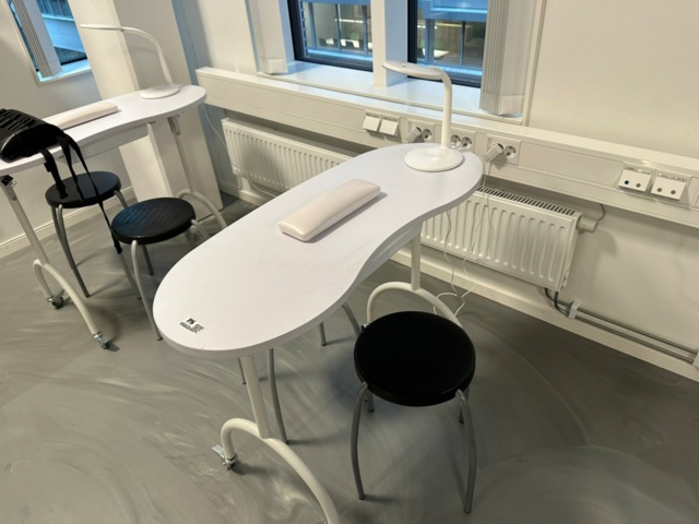 956635-1 Manicure table, magnifying lamp, 2 stools vintage Ikea 1970s