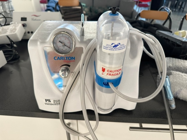 956594-1 Microdermabrasion instrument Carlton CC 3010