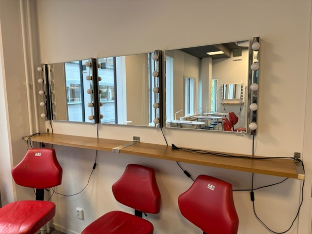 956646-2 3 mirrors Hovet Ikea, 4 wall lamp strips Musik Ikea, 2 shelves Lack Ikea