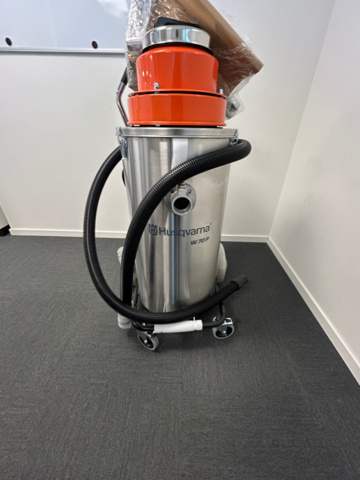 1250410-1 Wet vacuum cleaner Husqvarna W70p