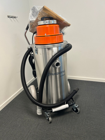 1250410-28 Wet vacuum cleaner Husqvarna W70p