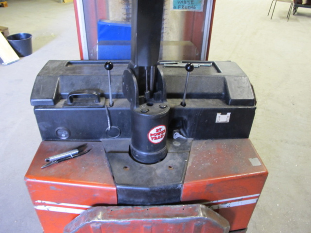 1221966-3 Standing stacker BT