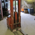 1221966-6 Standing stacker BT