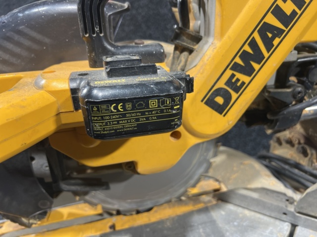 1180992-3 Miter saw - DeWalt DW717XPS