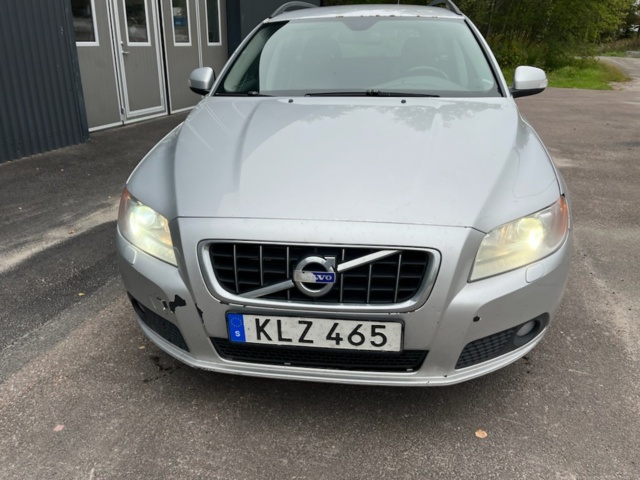 1246407-7 Volvo V70 2.4D Geartronic, 175hp, 2010