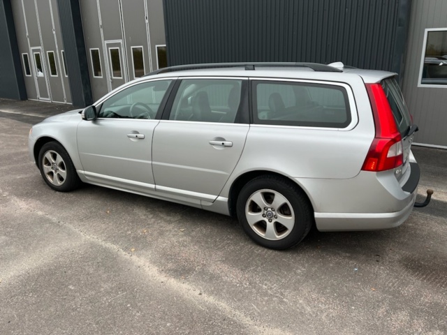 1246407-9 Volvo V70 2.4D Geartronic, 175hp, 2010