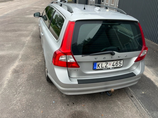 1246407-3 Volvo V70 2.4D Geartronic, 175hp, 2010