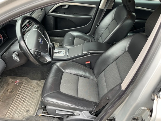 1246407-22 Volvo V70 2.4D Geartronic, 175hp, 2010