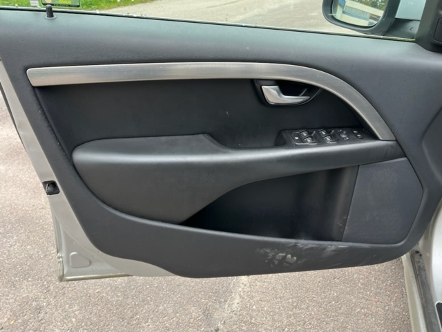 1246407-25 Volvo V70 2.4D Geartronic, 175hp, 2010