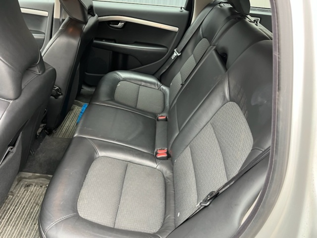 1246407-26 Volvo V70 2.4D Geartronic, 175hp, 2010