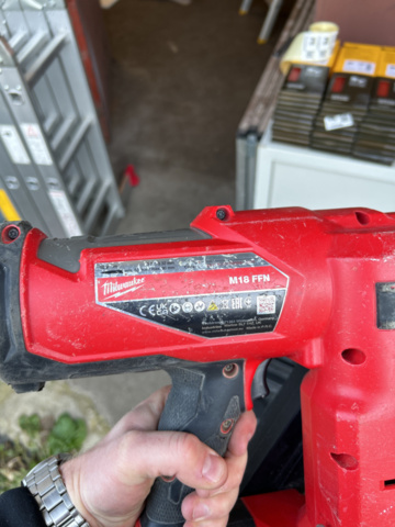 1248978-2 Nail gun without charger and battery - Milwaukee M18 FFN-OC