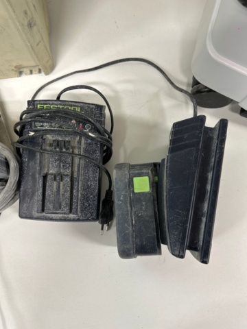 1225013-6 Sänksåg Festool, dammsugare Festool, laddare, batteri